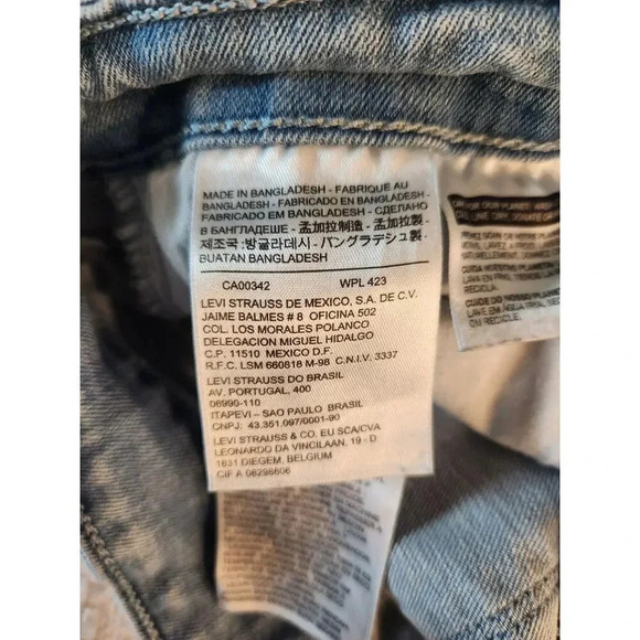 Levi's Silvertab 10" Bermuda Shorts Rolled Cuff Light Wash Sz 8 - Picture 9 of 10